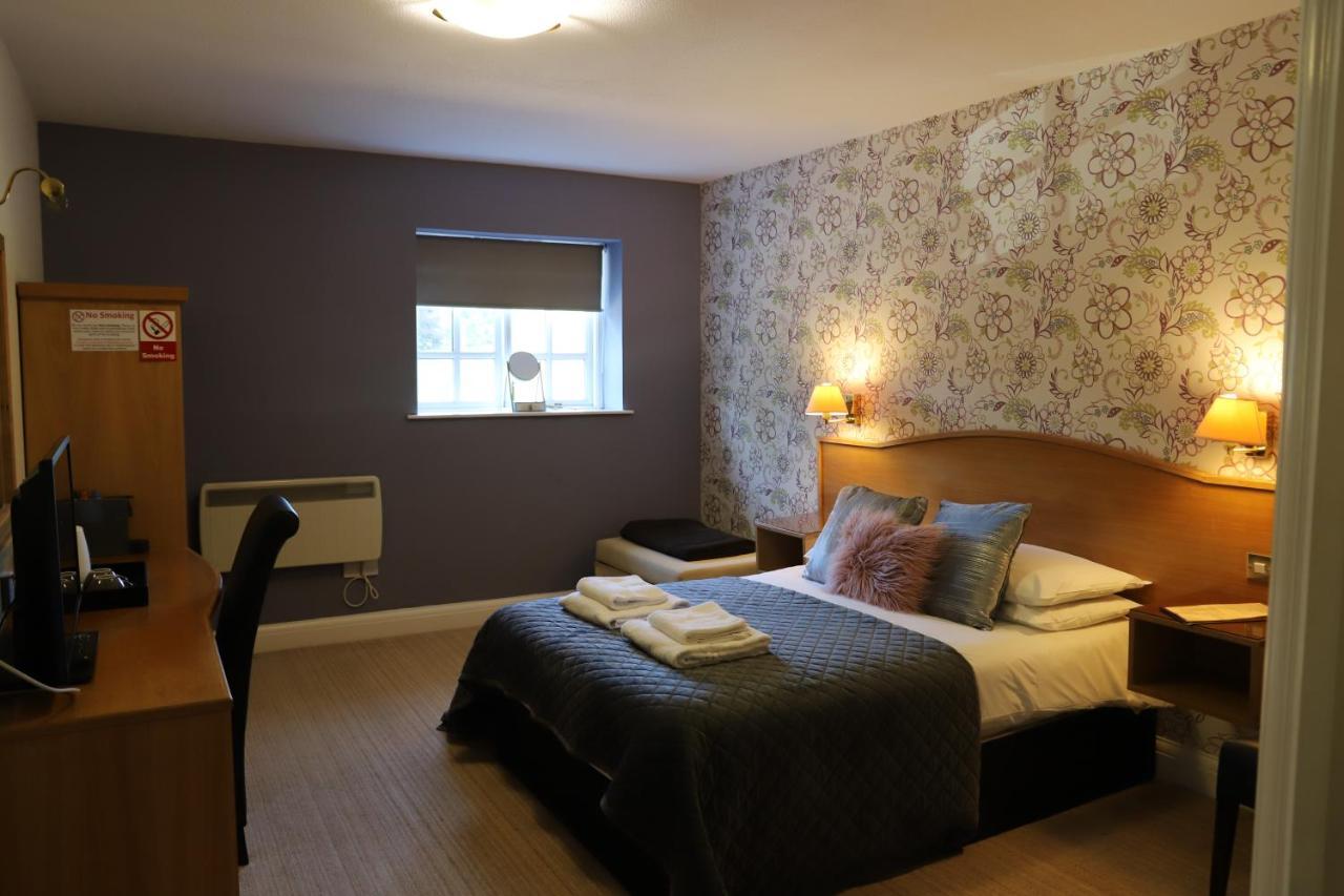 Red Lion Hotel, Pub & Restaurant Betchworth Room photo