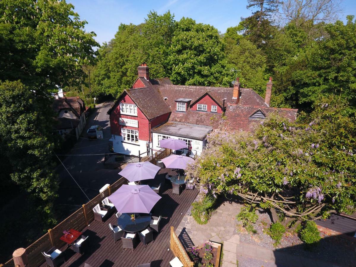 Red Lion Hotel, Pub & Restaurant Betchworth Exterior photo