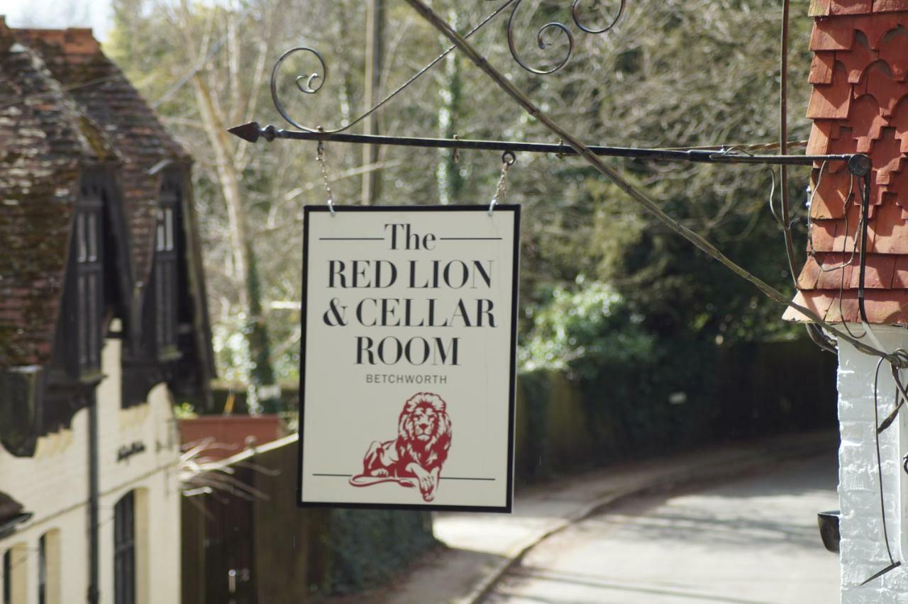 Red Lion Hotel, Pub & Restaurant Betchworth Exterior photo